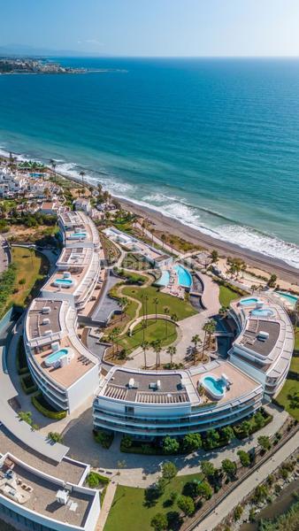 Foto a172fbea-a3a2-4886-83d9-87b994aa3c16. Planta baja apartamento frente a la playa en venta en Estepona