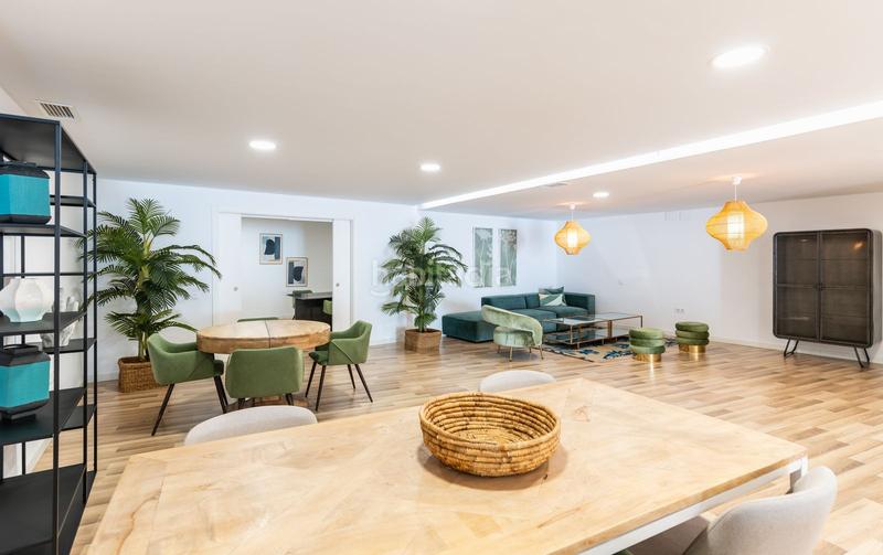Foto dd4b3a74-8d2c-4148-99dc-ee3b2b1463d9. Planta baja apartamento frente a la playa en venta en Estepona