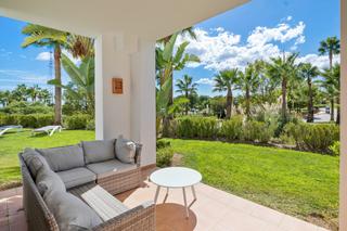 Rez-de-chaussée à Casares pueblo. Cozy garden apartamento en venta en alcazaba hills