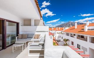 Appartement in Nueva Andalucía centro. Apartamento moderno en venta en la maestranza