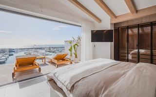 Àtic a Puerto Banús. Atico dúplex espacioso en venta en puerto banús