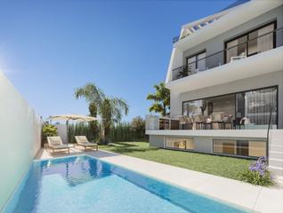 Casa adosada en Cancelada. Nuevo adosado en venta en los flamingos golf