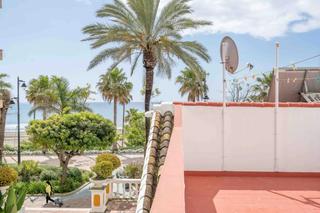 Casa adossada a Centro. Casa adosada con vistas al mar en venta en estepona