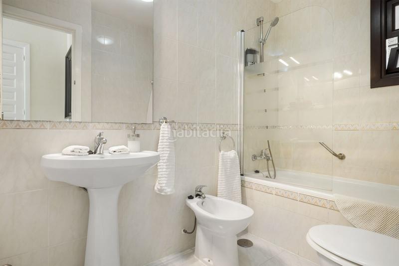 Foto f3123c87-0f54-4df7-91f2-192d11186209. Apartamento dos apartamentos en uno en venta en torremar en Benalmádena