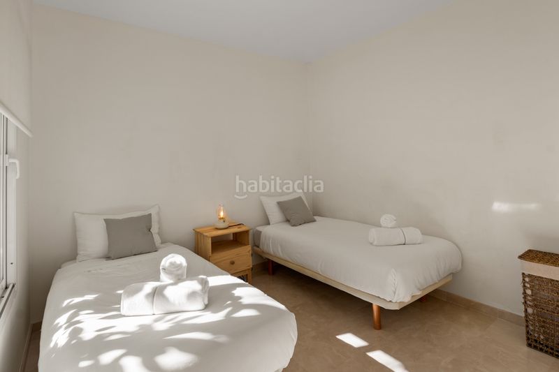 Foto 37c3c656-8d4f-4b56-ad1e-e40f8a3713ad. Planta baixa amb aparcament piscina a Casares pueblo Casares