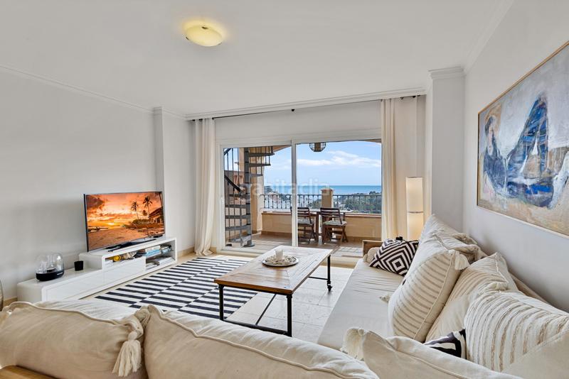 Foto 3a14edd1-bd84-4ca6-bbb9-c8a7bd37687e. Penthouse with parking pool in Nueva Torrequebrada Benalmádena