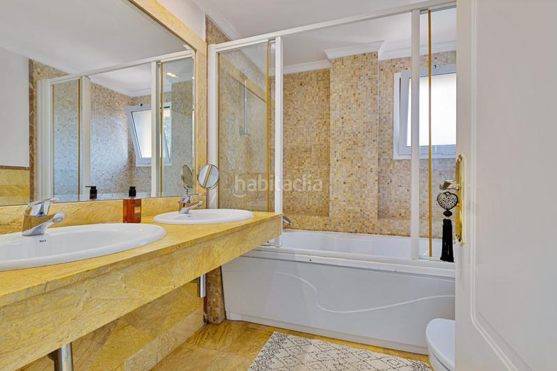 Foto 890cf2b9-5e03-427e-af23-8220f0f1f003. Penthouse with parking pool in Nueva Torrequebrada Benalmádena