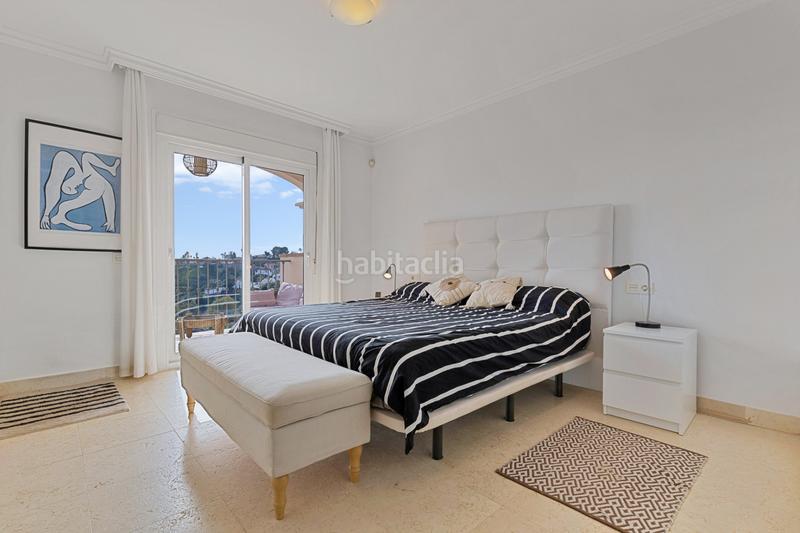 Foto cd0870f3-80b4-495e-b18c-5e79d08cbe2a. Penthouse with parking pool in Nueva Torrequebrada Benalmádena
