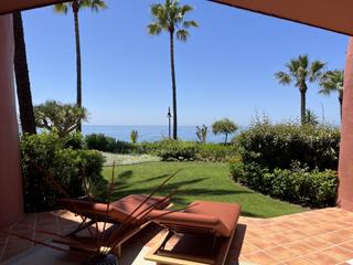 Planta baja en Guadalmansa. Apartamento frente a la playa en venta en menara beach