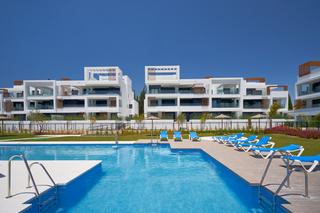 Planta baja en Cancelada. Apartamento de nuevo jardín en venta en estepona