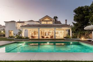 Maison à Nueva Atalaya. Villa exclusiva en venta en atalaya