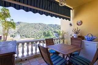 Maison jumelée à Benahavís pueblo. Casa adosada en venta en benahavís pueblo