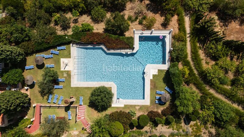 Foto 86fbcc70-8761-474f-a592-da2bfa9f948e. Apartamento  moderno en venta en los almendros en Benahavís