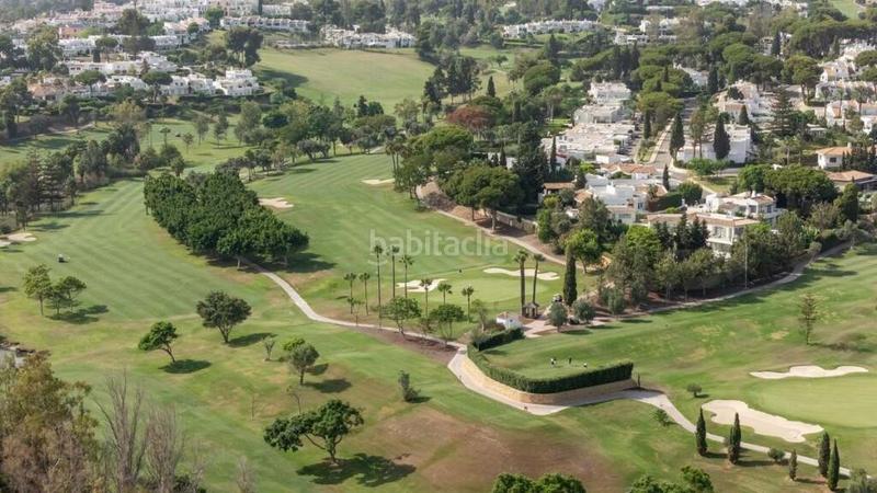 Foto 2eeb5921-f0e9-4c4b-9e66-df1aa2d70547. Dachwohnung mit parking pool in Nueva Andalucía centro Marbella