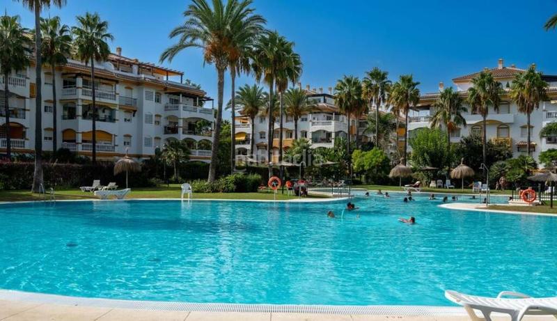 Foto c7769fb2-8f71-4c5b-bf61-d610ce28ae2b. Dachwohnung mit parking pool in Nueva Andalucía centro Marbella