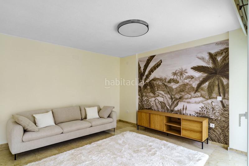 Foto 2a84cd93-643c-4cda-84f4-192533477c78. Appartement avec parking dans Playa Bajadilla - Puertos Marbella