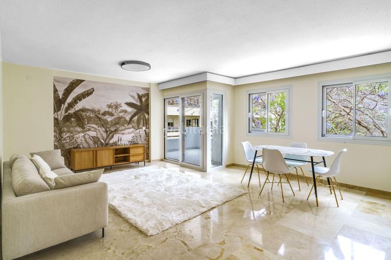 Foto b359abf0-3395-4d0c-bb02-bb6ea15462a8. Appartement avec parking dans Playa Bajadilla - Puertos Marbella