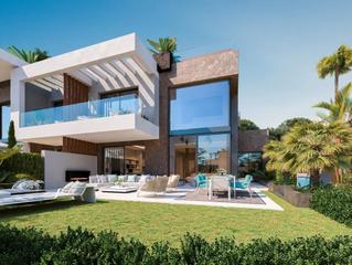 Maison jumelée à Río Real. Pareado en venta en rio real, marbella
