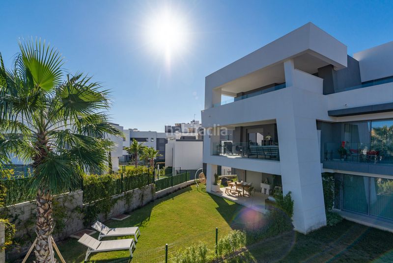 Foto feae3056-9688-4f0e-a2ef-73de9cd79393. Apartamento  en venta con las mejores comodidades en selwo en Estepona