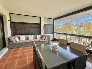 Appartement à San Pedro de Alcántara Pueblo. Apartamento de 3 dormitorios en venta en edificio corona