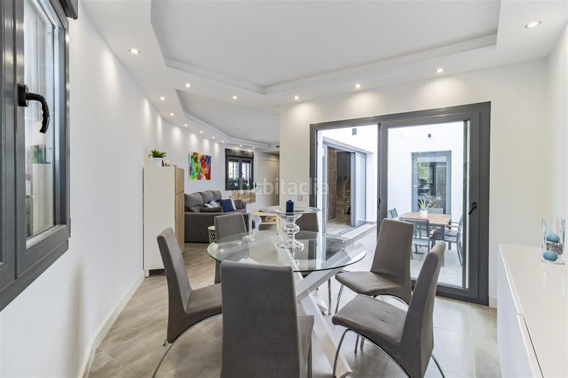 Foto 0fbaa9b1-4115-4ed1-814b-c7af50220847. Casa a schiera con parcheggio piscina in San Pedro de Alcántara Pueblo Marbella