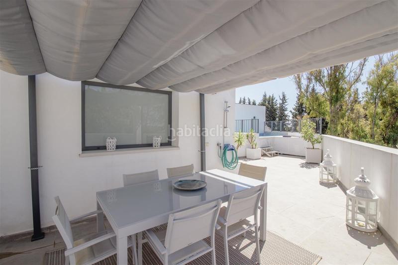 Foto d9399497-54cb-43c3-81bc-3a4005fac353. Casa a schiera con parcheggio piscina in San Pedro de Alcántara Pueblo Marbella