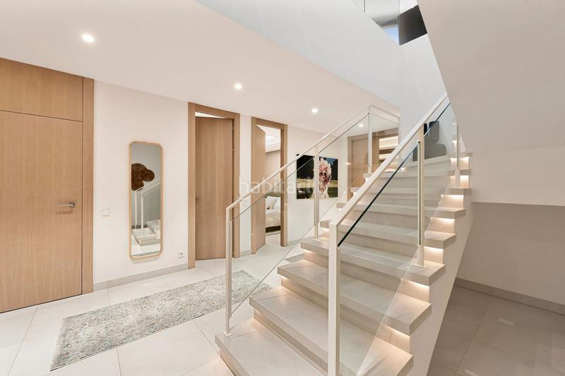 Foto aae7c031-cc62-4c67-b746-bcf9a5770fe2. Casa bifamiliare con riscaldamento parcheggio piscina in Marbella