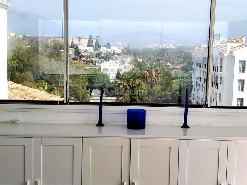 Foto 5c7dc985-26b0-4714-8b33-26d91cbf3fa5. Àtic amb calefacció aparcament piscina a Puerto Banús Marbella