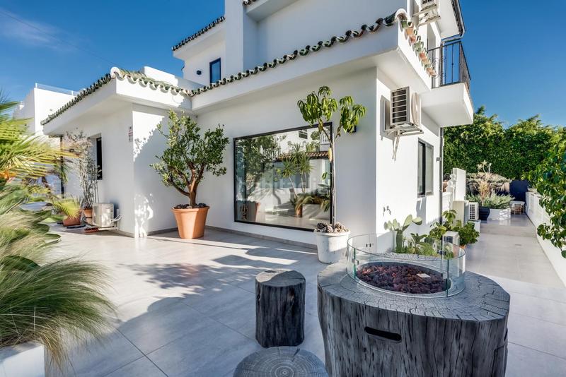 Foto bc4bd159-8e33-49d8-9a6b-56ecda431582. Casa con parcheggio piscina in Nueva Andalucía centro Marbella