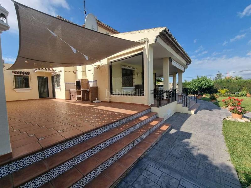 Foto a9d444ee-79ef-4375-a05f-d06f3b29f309. Casa con parcheggio piscina in Nueva Andalucía centro Marbella