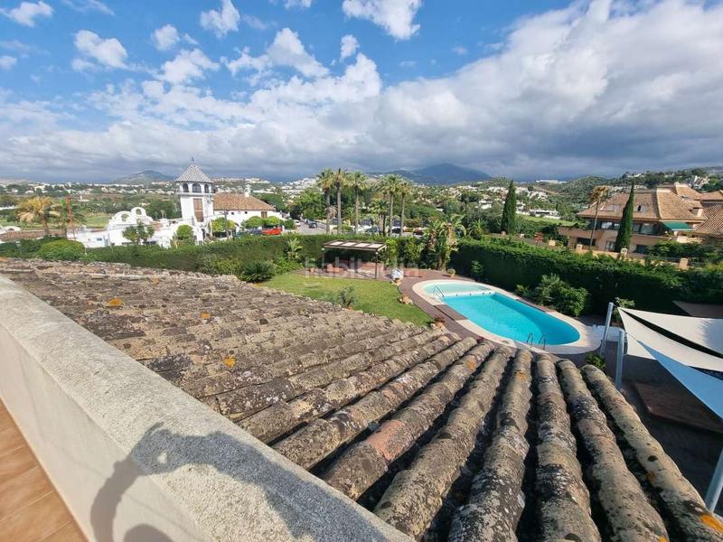 Foto de9ad692-f3fa-42a8-ab6b-b220b2bcf524. Casa con parcheggio piscina in Nueva Andalucía centro Marbella