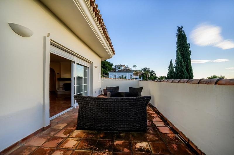 Foto 2e05823d-5f49-4ee3-8ef2-e89dde4d9b4c. Haus mit parking pool in Nueva Andalucía centro Marbella