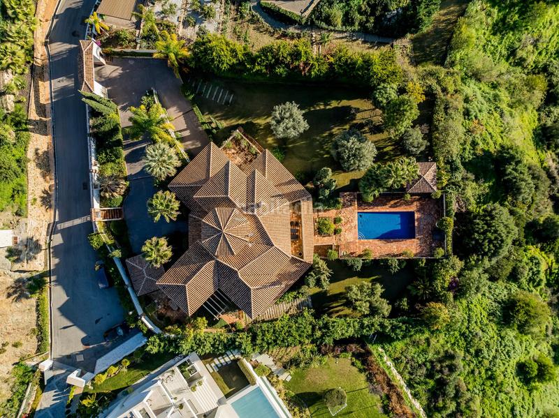 Foto 47ae9c8a-35a0-46cc-9269-b36a08dabb2d. Haus mit parking pool in Nueva Andalucía centro Marbella