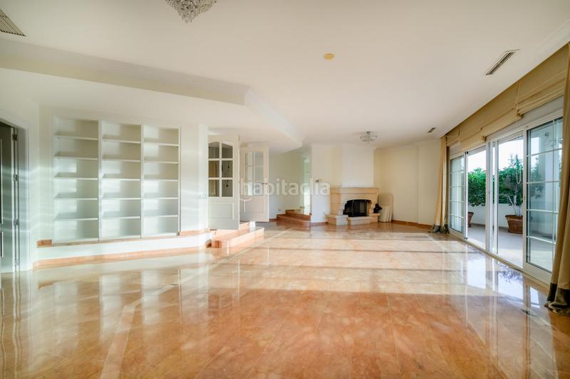 Foto a1c0bdd0-63ba-43cd-a870-14fb3bc4d104. Haus mit parking pool in Nueva Andalucía centro Marbella