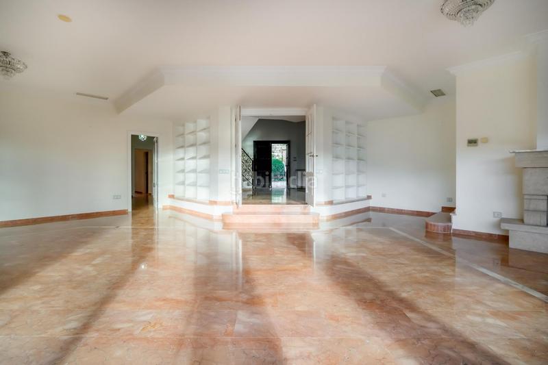 Foto dd5d1458-0bc0-4a73-a262-4a7bfba0acf7. Haus mit parking pool in Nueva Andalucía centro Marbella