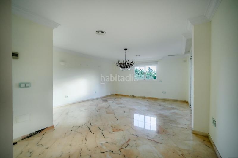 Foto fe725322-6a5d-4c4b-bb71-81aa966f7ced. Haus mit parking pool in Nueva Andalucía centro Marbella