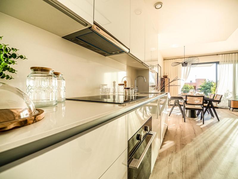 Foto 567aeeb4-b80e-423a-9d8f-64a52e461634. Casa adosada nueva casa adosada construida en venta en Manilva