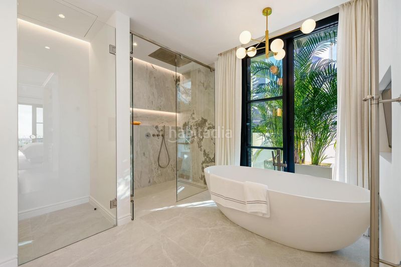 Foto c2151d0f-9281-4f30-9443-d1a504a704c9. Casa amb aparcament piscina a La Quinta Benahavís