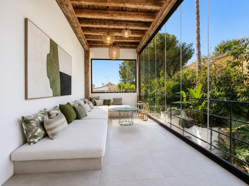 Foto 8fa590e8-6a6e-4f82-8bad-a8a95a6c9666. Casa amb aparcament piscina a Nueva Andalucía centro Marbella