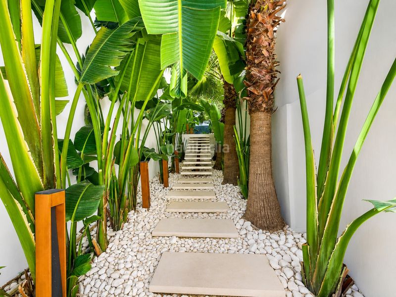 Foto f15d3026-5a04-40bf-9fc0-60c9d4ff41d6. Casa amb aparcament piscina a Nueva Andalucía centro Marbella