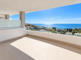 Àtic a Hacienda Torrequebrada. Apartamento dúplex de 2 dormitorios en venta en benalmádena con