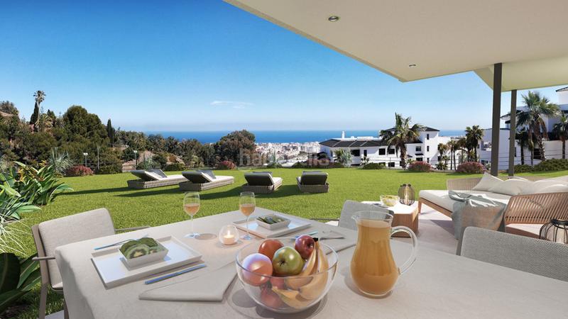 Foto c893972d-a01b-434c-b91f-aa8132756d2c. Apartament amb aparcament piscina a altos de Estepona Estepona