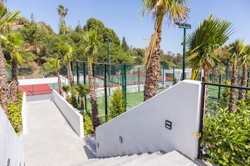 Foto ca94129d-7c20-4159-8dc3-319f0cfbcf6e. Apartament amb aparcament piscina a altos de Estepona Estepona