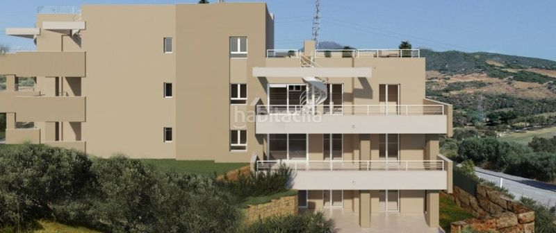 Foto 4b8c89fe-c8b9-408a-b9d4-e55ba016bc2d. Apartament amb calefacció aparcament piscina a Estepona golf Estepona