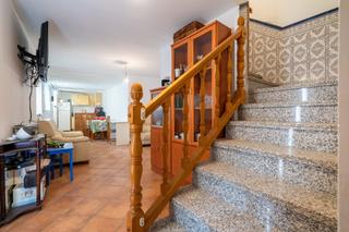 Maison à Calle perro 29. Amplia propiedad en abrucena  espacio y confort para tu familia