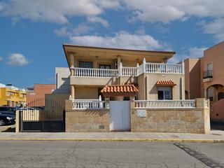 Chalet à Calle pluton 8. Exclusivo chalet de ensueño en pechina espacio, confort y conexi
