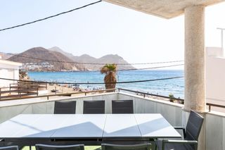 Chalet à Calilla la (sj) 50. Vive de cara al mediterraneo, a escasos metros de la playa de la