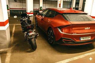 Autoparkplatz in Calle nogal 12. Plaza de garaje xl 30m en cortijo grande  ideal coche grande  mo