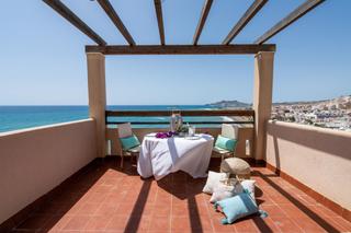 Attique à Calle torre del rayo 17. Apartamento en carboneras con espectacular terraza y vistas dire