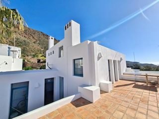 Casa a Barrio barrio presillas. Casa mediterranea, luz y tranquilidad a 3 km de la playa